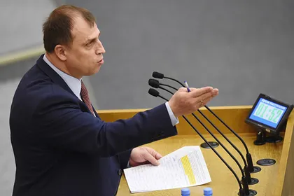 Торжество демократии. Депутат Госдумы РФ предложил лишать родительских прав за участие школьников в митингах