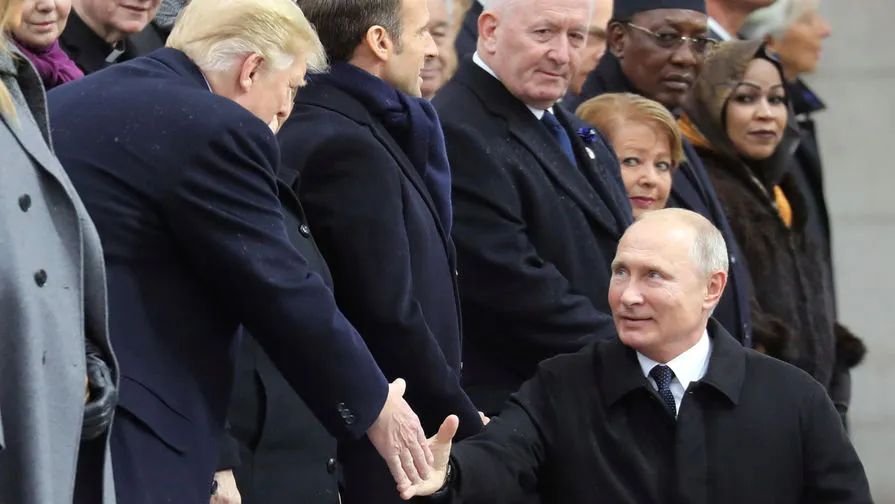 Карликовый Путин? Фотография, которая рассердила Кремль
