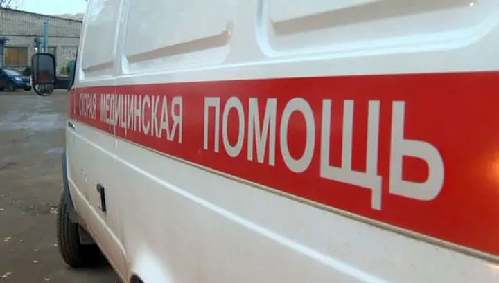 На тротуаре в Тюмени машина сбила группу пешеходов