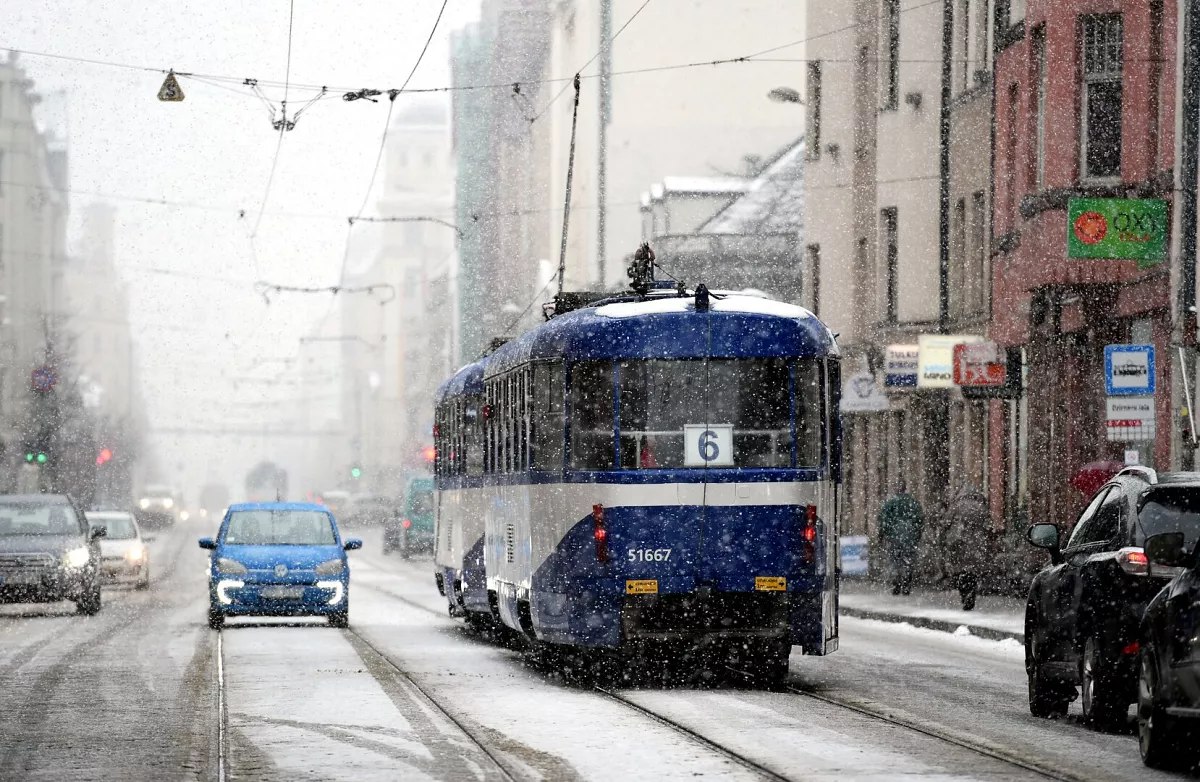 KNAB rosina apsūdzēt trīs personas par 246 767 eiro izkrāpšanu no «Rīgas satiksme»
