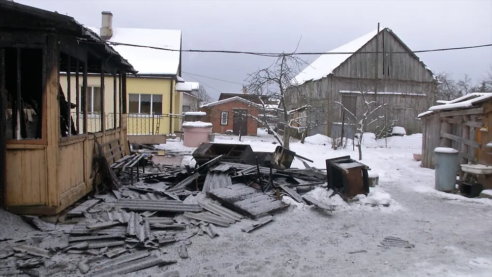 «Одному пожарному я дал по голове за такое предательство»: свидетели уверены, что погибших в Илуксте можно было спасти