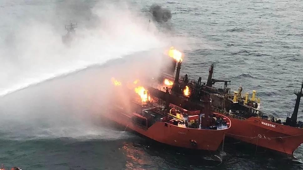 Танкеры в Черном море продолжают гореть