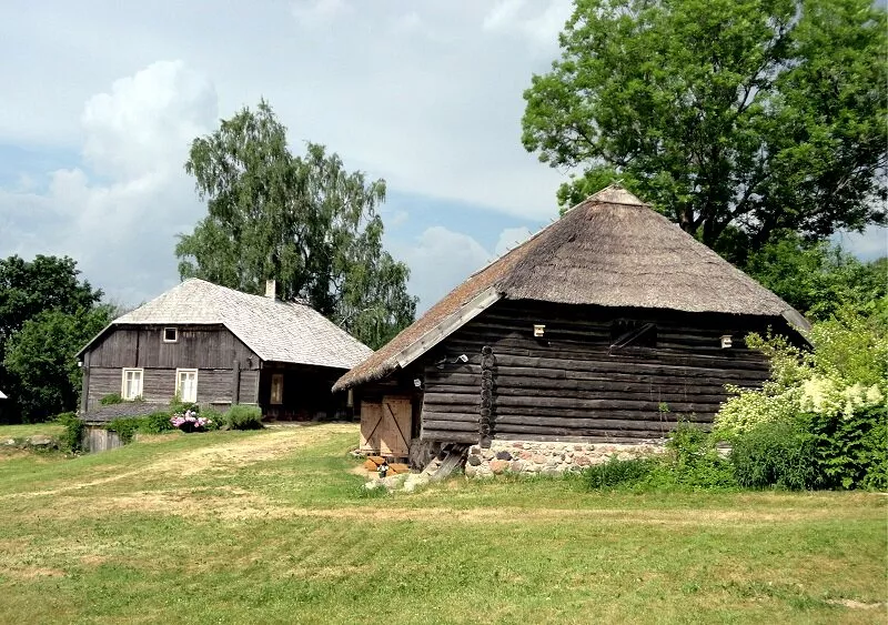 Asociācija: Varētu pieaugt interese par nekustamajiem īpašumiem laukos