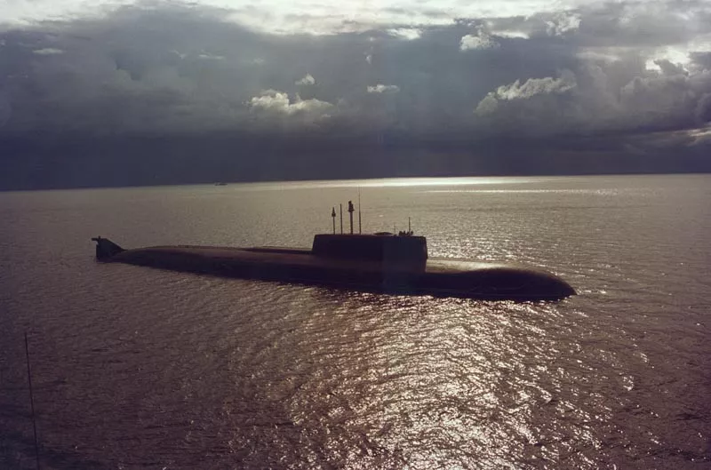 Стук из-под темной воды: на экраны выходит иностранный фильм про «Курск»