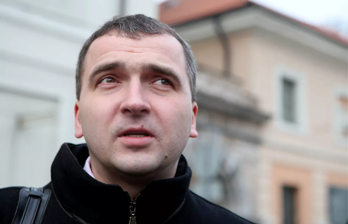 Bijušo KNAB vadītāju Vilnīti tiesā par 135 000 eiro kukuļa piesavināšanos