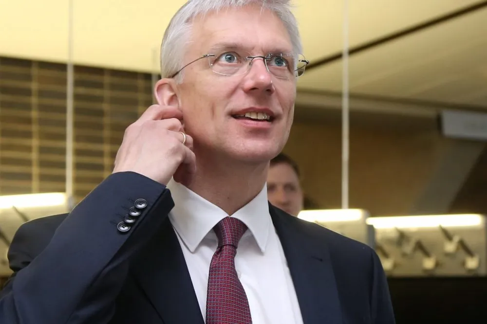 Депутат нашёл документы о продаже «Пионериса» женой Кариньша: оффшоры, россияне, мутные займы — не отмывка ли это?