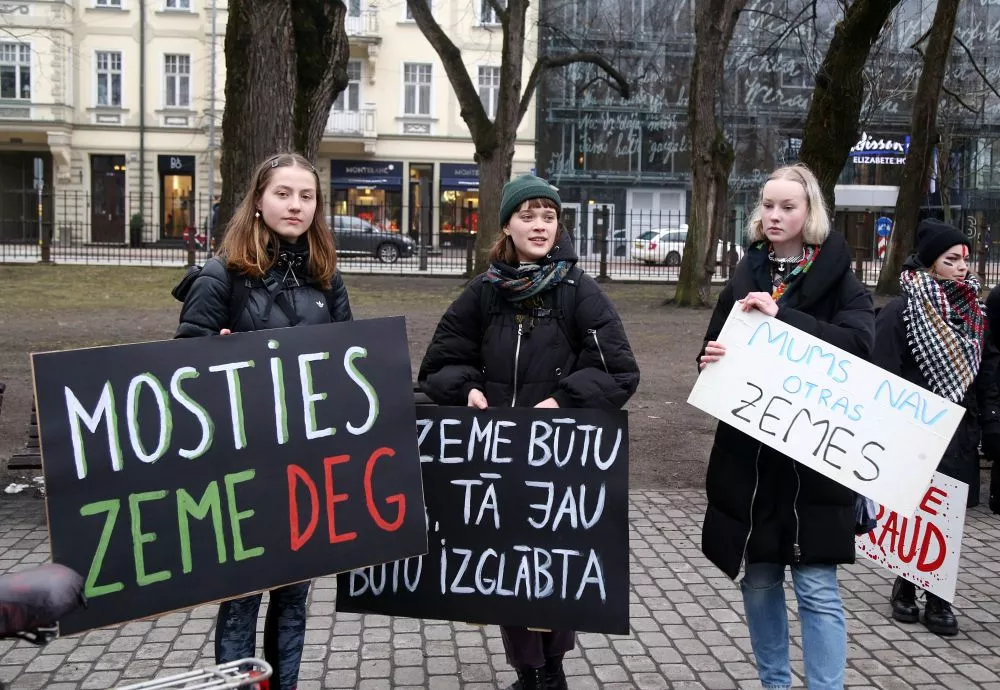 Pētījums: Latvijas iedzīvotāju vidū aug klimata pārmaiņu skeptiķu skaits