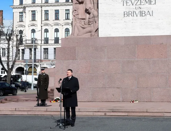 Сами себя депортировали? В соцсетях обиделись на речь Вейониса