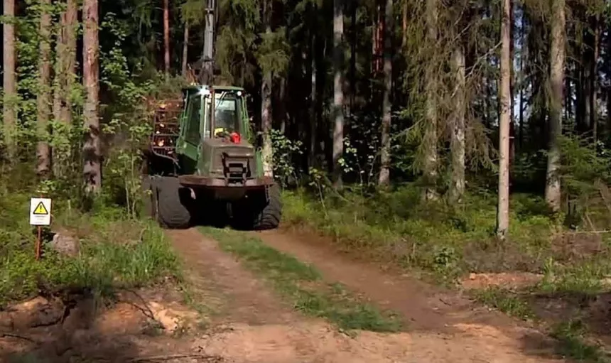 Uzgāžoties traktoram, Ludzā dzīvību zaudē vīrietis