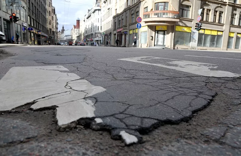 В Риге на два дня будет закрыто движение транспорта по улице Чака