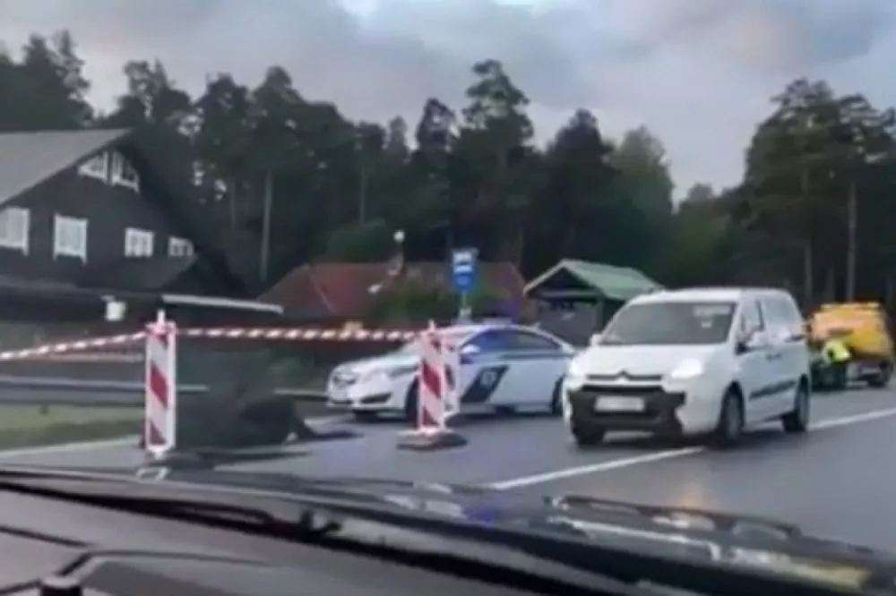 Rīgā dzērājšoferis no policijas bēdzis ar 170 kilometru stundā lielu ātrumu