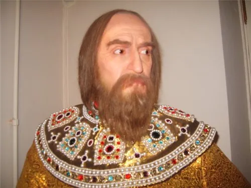 Чингисхан, Микеланджело, Иван Грозный: в Риге открылась выставка восковых фигур