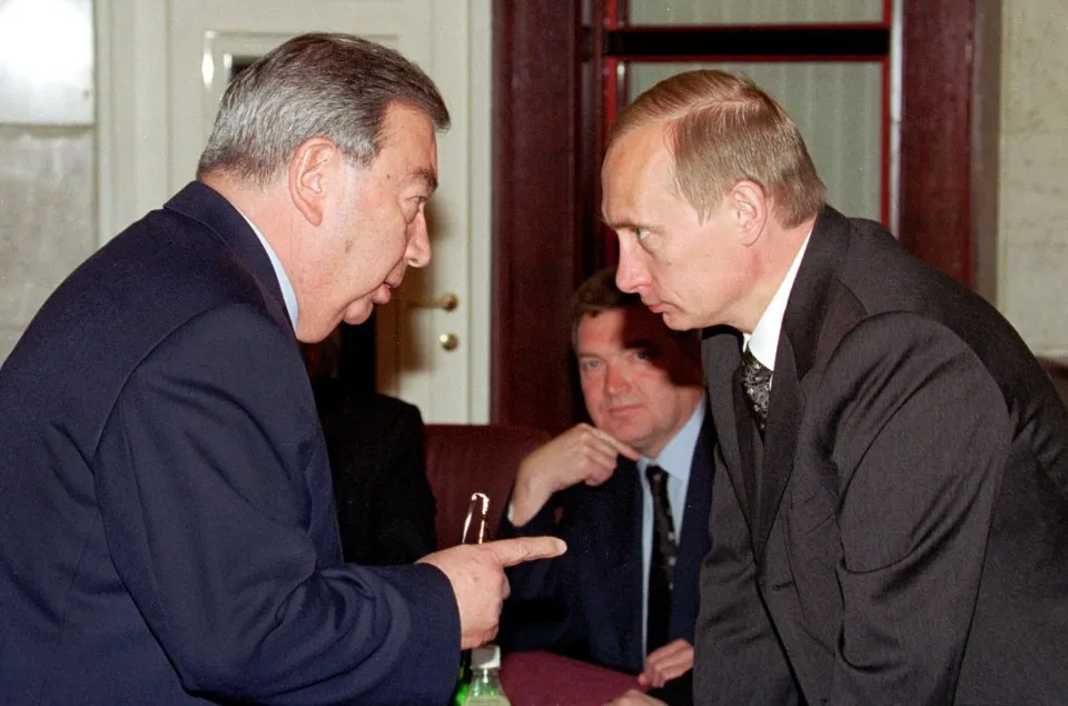 Светлый Путин и бронзовый Примаков: об одном мифе новой России