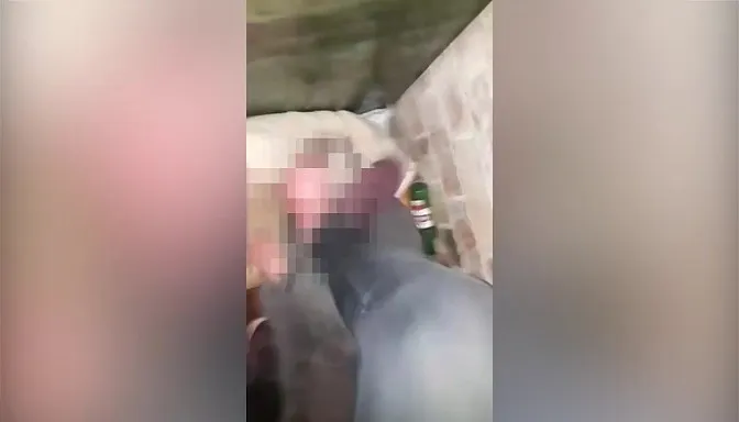 В Вецпиебалге молодой человек избил пенсионера, снял это на видео и выложил в соцсети