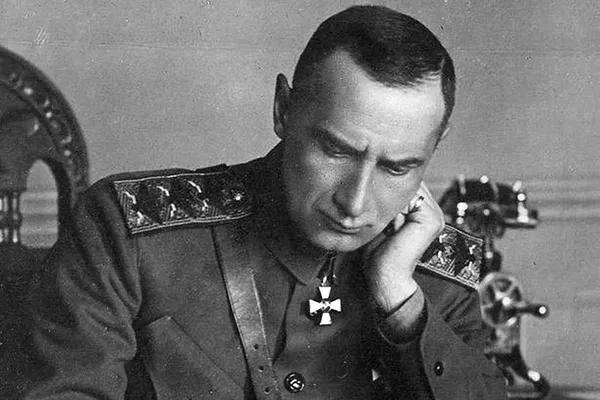 «Как сравнивать его с Гитлером?» Военный преступник или жертва репрессий: кем был адмирал Колчак
