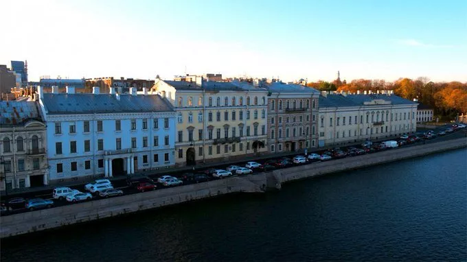 Недорого: в Питере продают квартиру Пушкина