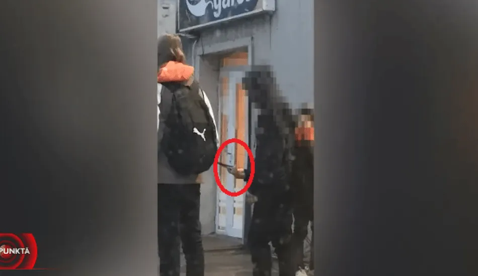 Тревожная ситуация: подросток хвастался ножом перед друзьями