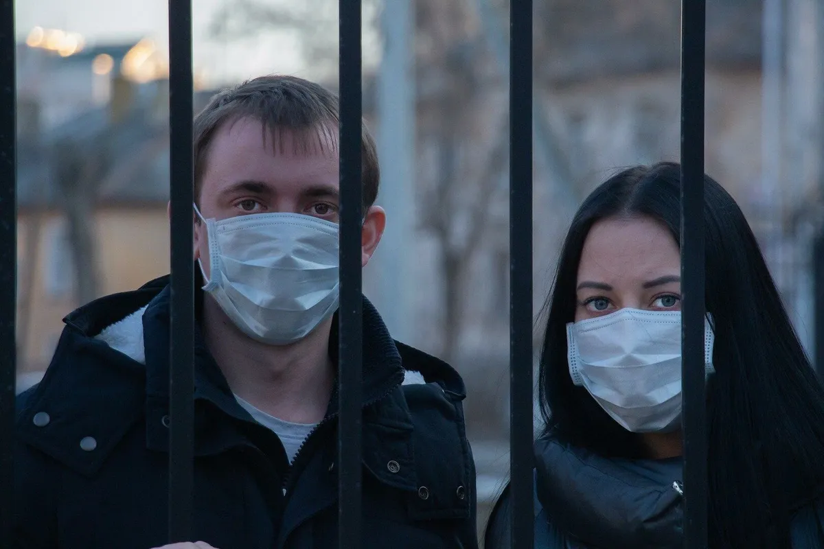 Вслед за пандемией коронавируса над всем миром нависла угроза всеобщей паники