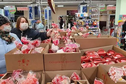 Названы риски заражения коронавирусом через еду и упаковку
