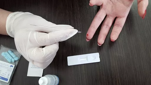 Latvijā laboratorijas varēs izmantot ātros molekulāri bioloģiskos Covid-19 testus