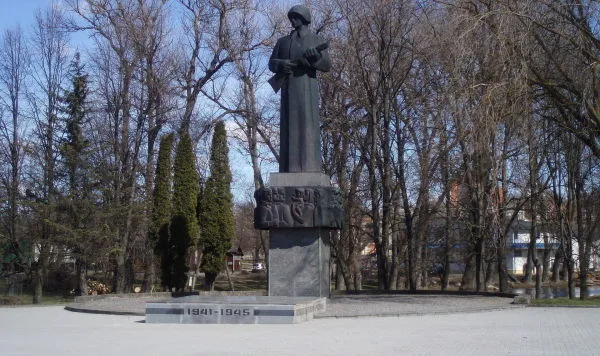 Вейдемане об аллее Памяти в Резекне: стыдно и грустно, что там «укоренилось зловонье красной армии» (видео)