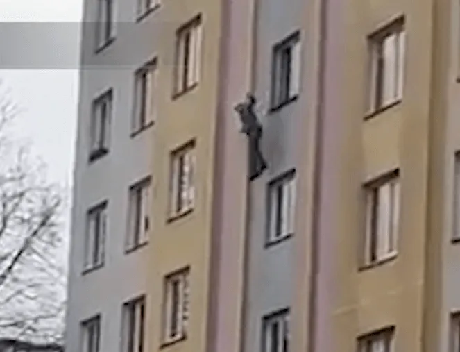 «Слава Богу, успели — на этот раз она бы не выжила!» Спасатели в Риге остановили самоубийцу