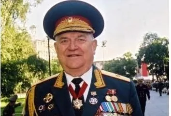 «В великий праздник сидим по домам!» 95-летний ветеран — о переносе парада