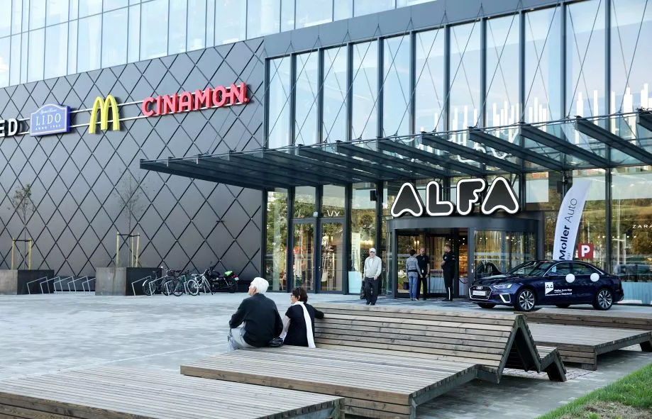 Tirdzniecības centrā «Akropole Alfa» notikusi apmeklētāju un darbinieku evakuācija