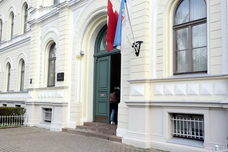 Skolu reitingā par starptautisko olimpiāžu rezultātiem pirmo vietu arvien saglabā Rīgas Valsts 1.ģimnāzija