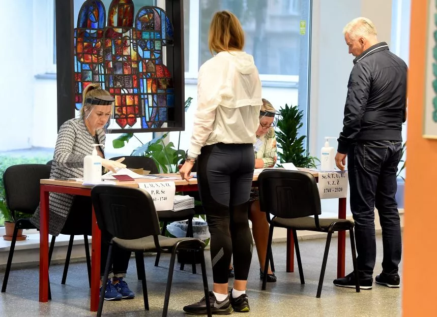 Rīgas domes ārkārtas vēlēšanu dienā durvis vēruši 156 balsošanas iecirkņi