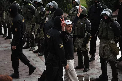 Как власти Белоруссии пытаются подавить протест в регионах