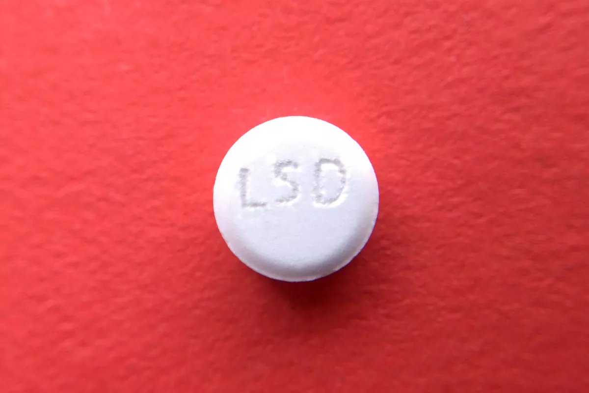 Купил за криптовалюту: подросток из Латвии заказал 20 марок LSD в DarkNet
