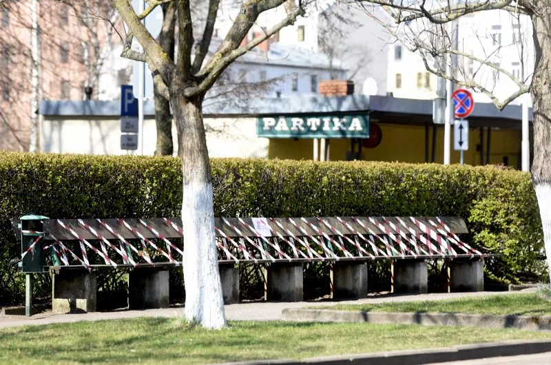 Rosina noteikt lielākus pulcēšanās ierobežojumus, tostarp privātos pasākumos un restorānos