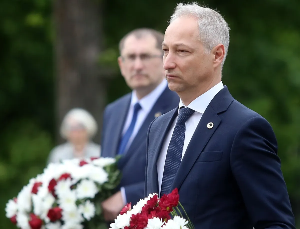 Пуце из-за пропуска на стоянку — в отставку, а министры, разгромившие транзит, остались в креслах? Pietiek недоумевает