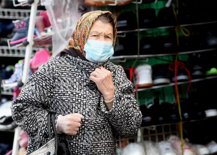 Personas bez sejas maskām nedrīkstēs ielaist publiskās iekštelpās un apkalpot