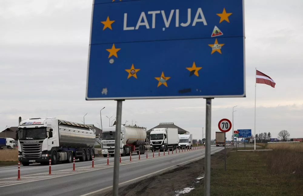 Aptuveni 30% pirmdien uz robežas pārbaudīto cilvēku nebija reģistrējušies «covidpass.lv»