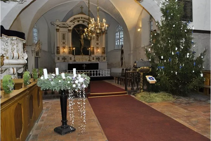 Bīskaps Šterns: Pat, ja svētkos izpaliks ciemošanās pie radiem, šie joprojām var kļūt par Ziemassvētkiem «ar lielo burtu»