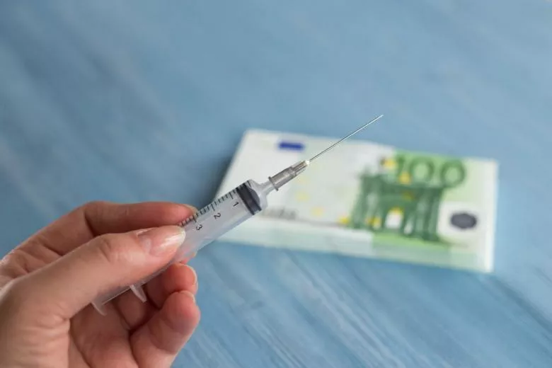 Vakcinācijas pret Covid-19 projekta biroja darbībai novirza 641 800 eiro