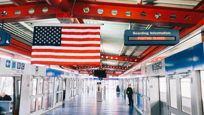 Трамп отменил ограничения на въезд в США из Шенгена, Байден — против
