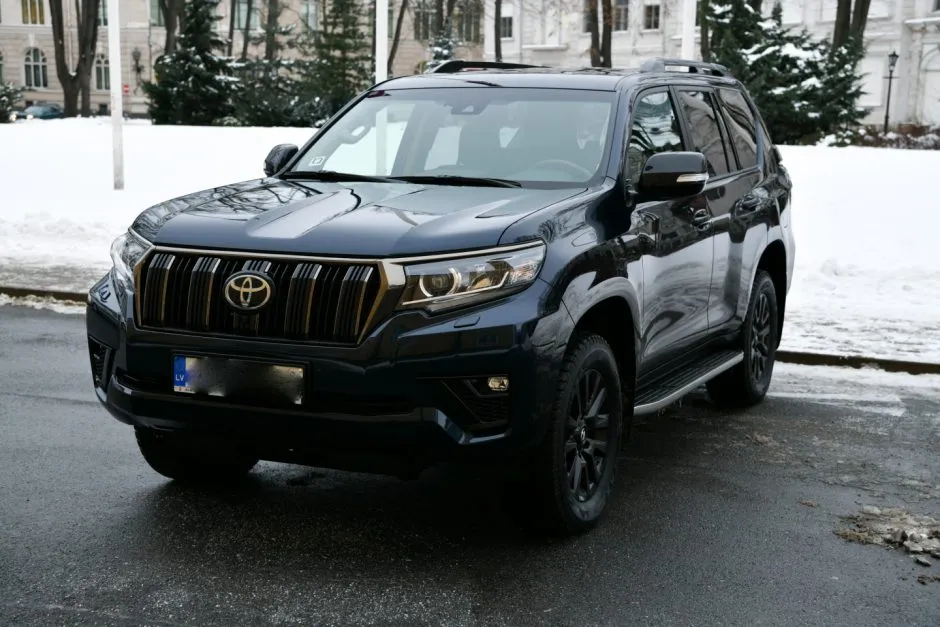 Автомобили латвийских президентов и «Toyota Land Cruiser» 2020 года для экс-президента Гунтиса Улманиса
