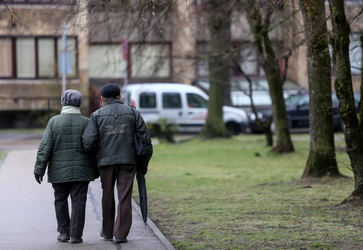 В Латвии начали выплачивать российские пенсии. После долгой задержки деньги пришли