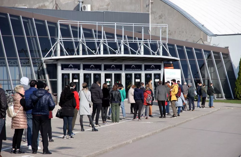 Vakcinācijas pret Covid-19 temps Latvijā kāpis līdz jaunam rekordam