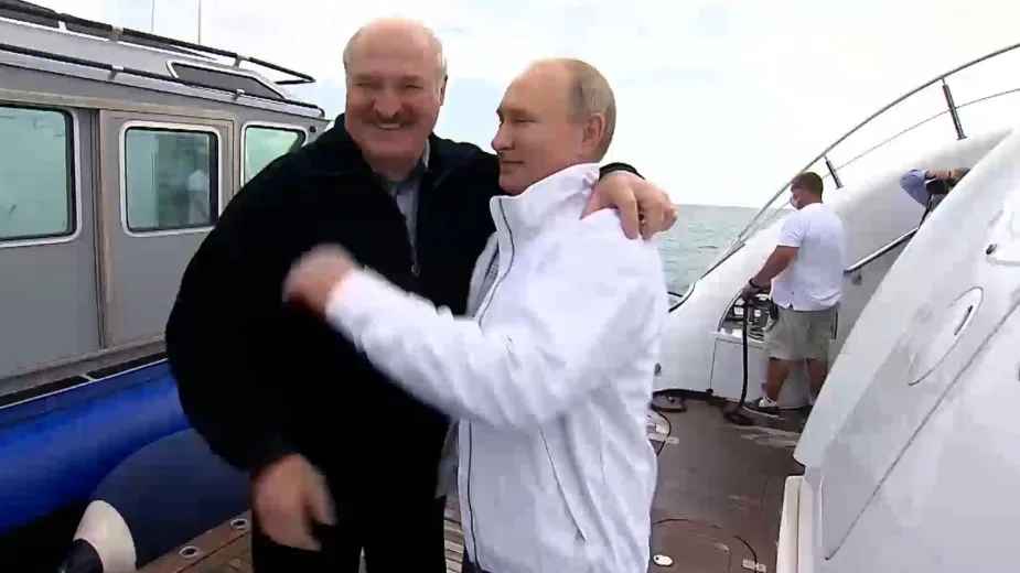 «Дайте мне окончательную бумажку»: о чём говорили в Сочи Путин и Лукашенко
