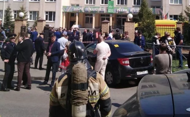 Латвийские политики на русском языке выразили соболезнования России в связи со стрельбой в школе в Казани