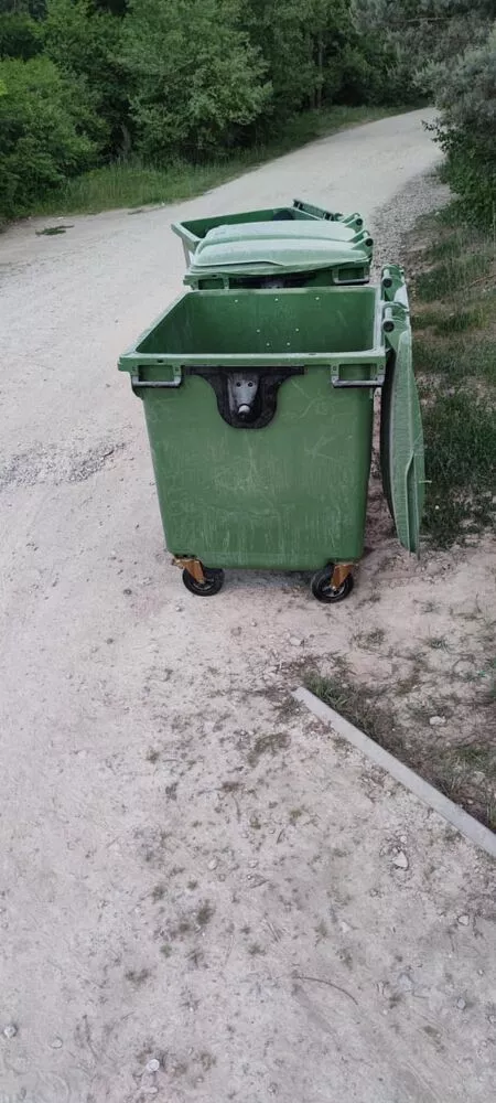 «Clean R» pēdējās nedēļas laikā nav varējusi piekļūt un izvest vairāk nekā 3500 atkritumu konteineru