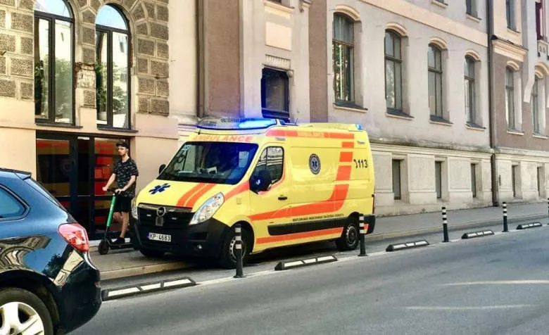 Где искать медицинскую помощь, если из-за наплыва Covid-пациентов «скорая» не приезжает?