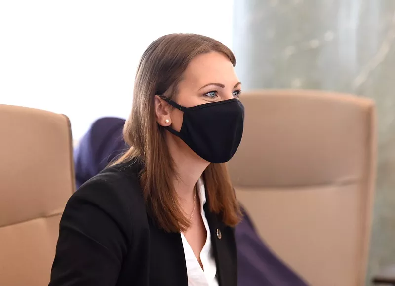 Muižniece: Pagaidām nav panākta konkrēta vienošanās par masku nēsāšanu skolās