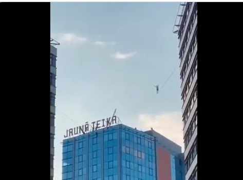 И снова прогулка по тросу между многоэтажками. Теперь на «Новой Тейке» (видео)