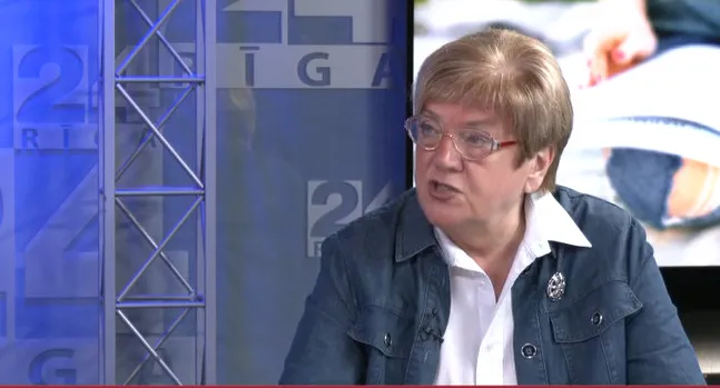 «В школах — колхозная система»: Крейтусе высказалась о жевательных палочках