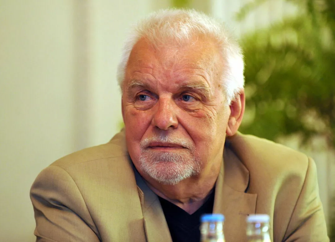 Умер знаменитый писатель Андрис Колбергс